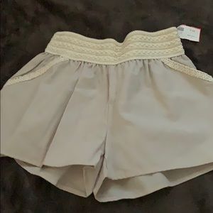 Cute elastic waistband shorts